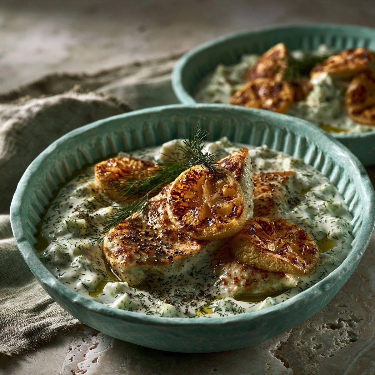 Kipfilet in yoghurtsaus met citroen en dille